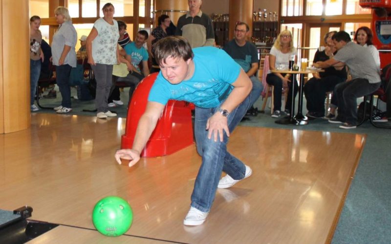Turnaj v bowlingu